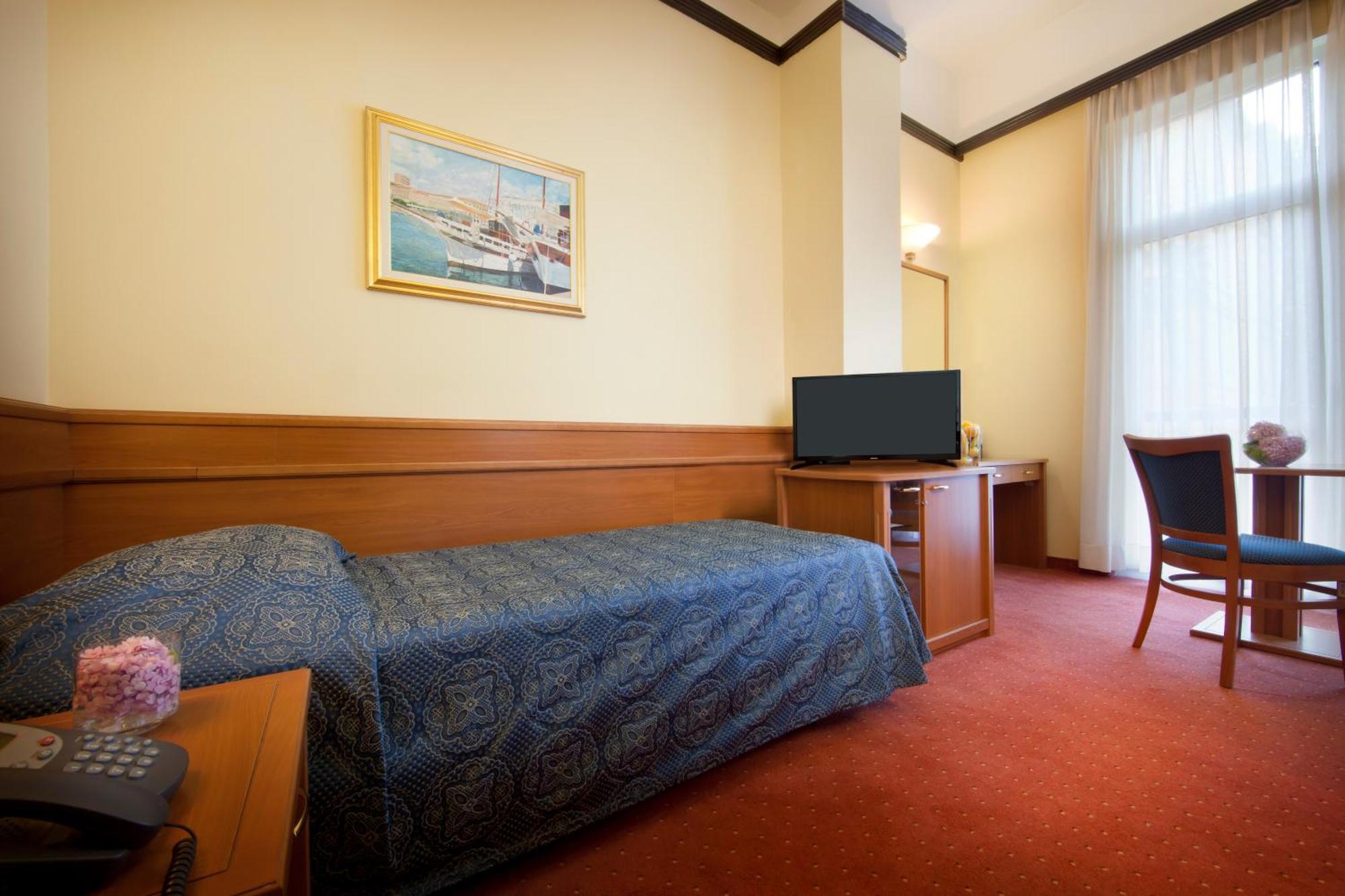 Hotel Kristal - Liburnia Opatija Luaran gambar